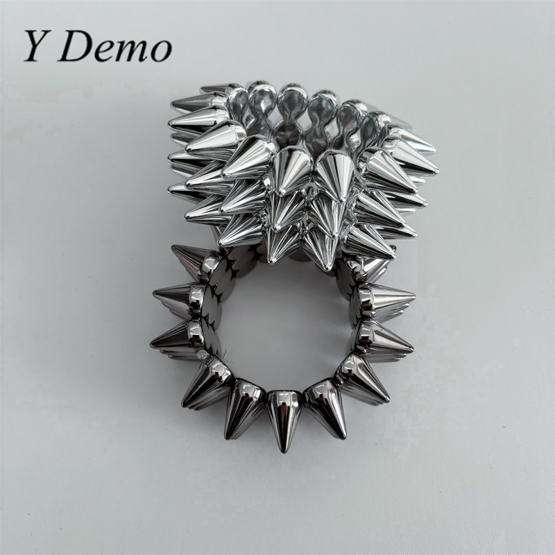 Women'S Y3K Fashion - Y Demo Y3K Futuristisches Punk-Nietenarmband Metallisch