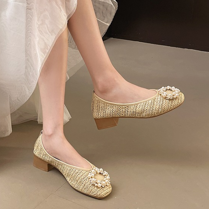 Flache Schuhe aus Luxus-Leder, – Women'S Fashion Trends Summer 2025 Bewertung und Preis